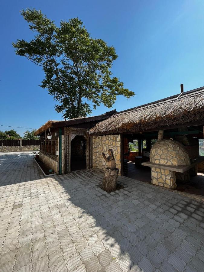 Hotel La Conac Nufaru Exterior foto